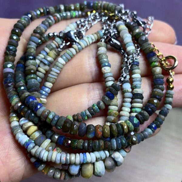 Bracelet opale noire facettée · Éclat unique · Fermoir argenté